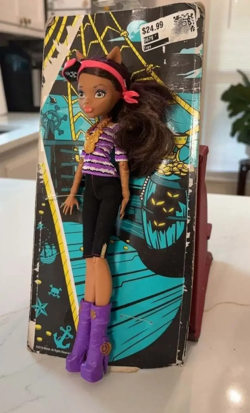 Monster High Shriekwrecked Clawdeen Wolf‎ Doll